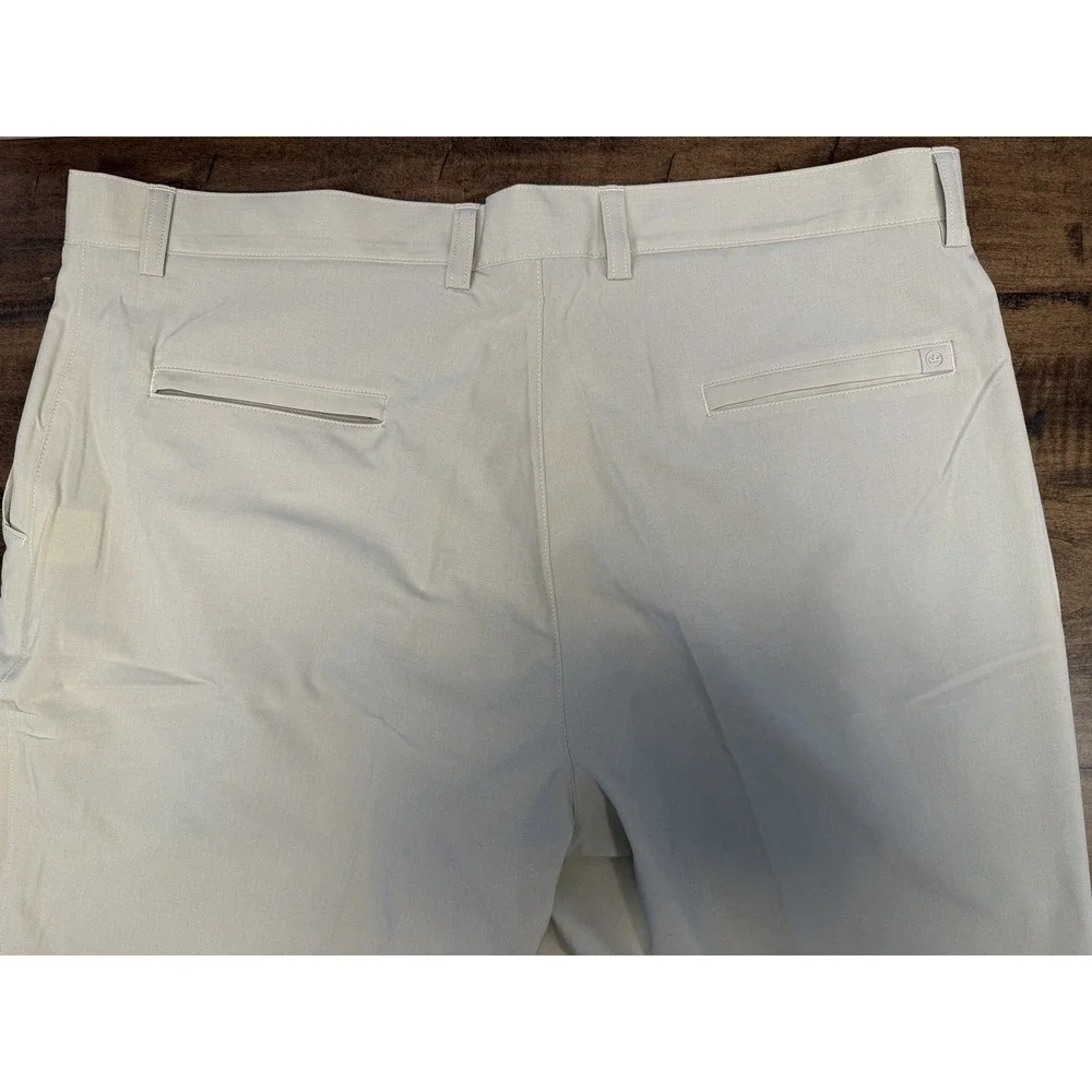 Men's PGA Tour Performance Golf Shorts, Size 40, Beige ,‎ NEW W/TAGS